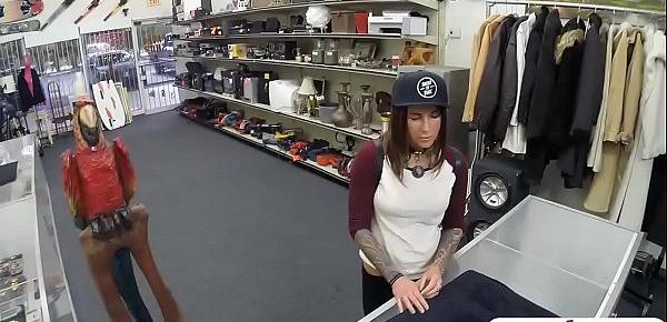 Tattooed woman pounded at the pawnshop